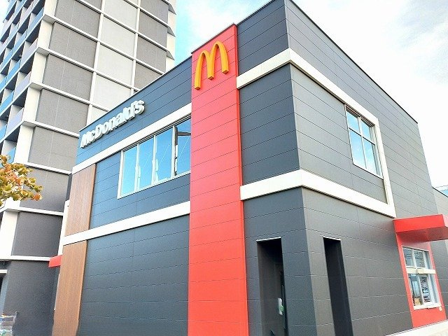 ホワイトブロッサムの周辺|マクドナルドまで350m