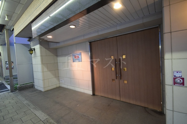 グラマシー心斎橋東のエントランス