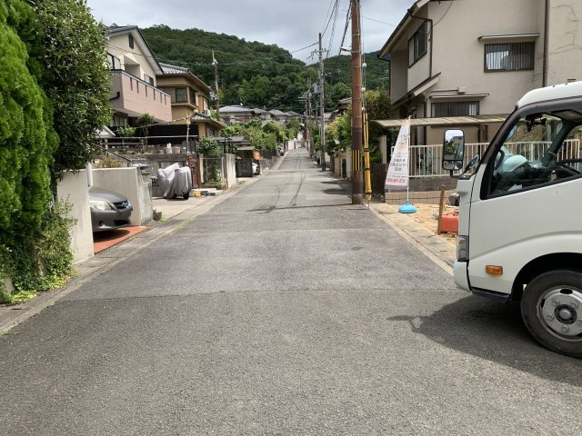 京都市左京区岩倉花園町　新築一戸建の前面道路含む現地写真