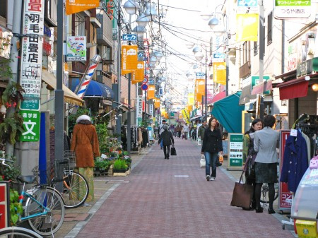 フェリスエレナの周辺|ルック商店街　昼間