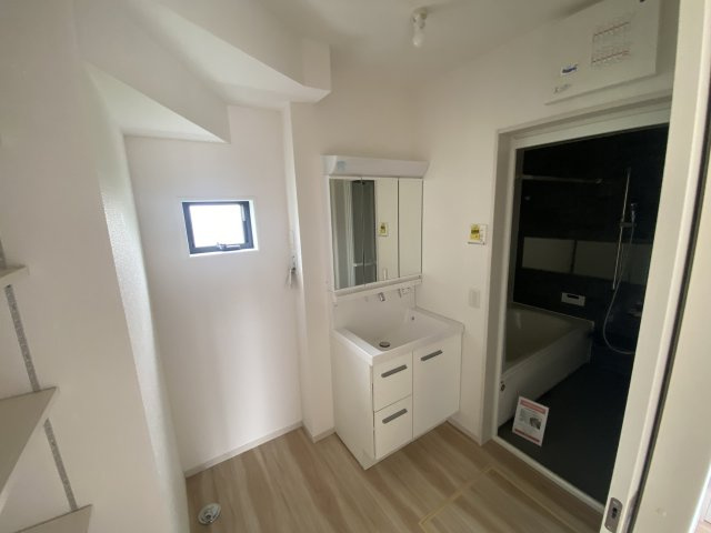 所沢市上安松14期　新築2棟の独立洗面台