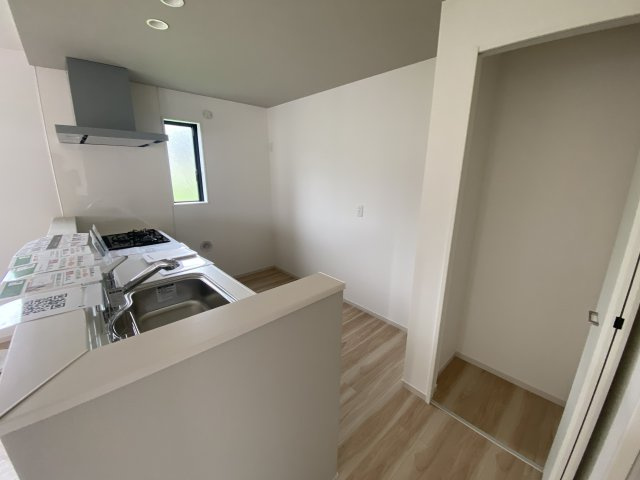 所沢市上安松14期　新築2棟のキッチン