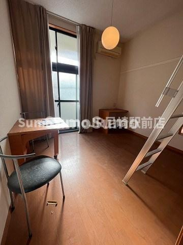 レオパレスエルザ1の寝室|落ち着いて過ごせるお部屋なので、寝室にいかがでしょうか