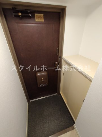 クレストパレス学園前の玄関