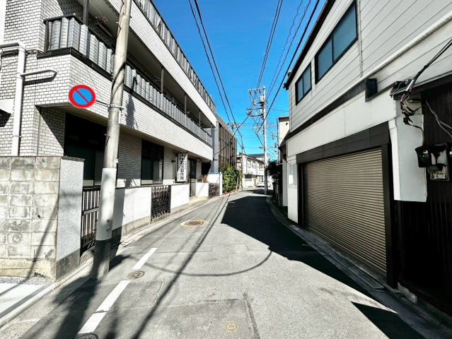 荒川区東尾久6丁目　新築戸建の前面道路含む現地写真|自然と触れ合いやすらぎを感じる事ができる、理想的な子育て環境。