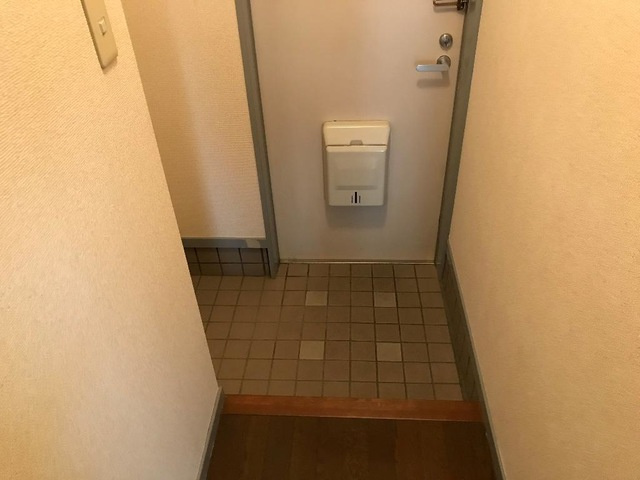 シャインヒルズ滝ノ水の玄関
