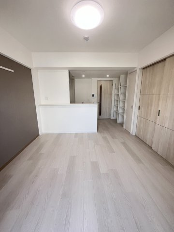 大阪市城東区成育２丁目の賃貸マンションの居間・リビング