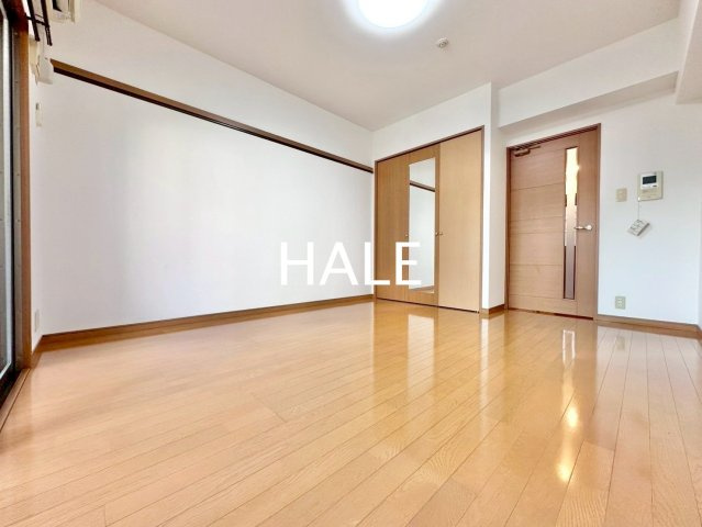 【居間・リビング】 | ピュアドーム博多エッセンシア | 別号室類似