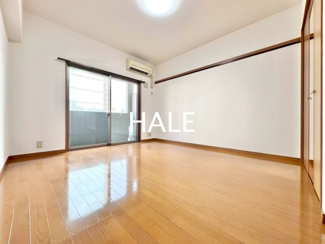 【居間・リビング】 | ピュアドーム博多エッセンシア | 別号室類似