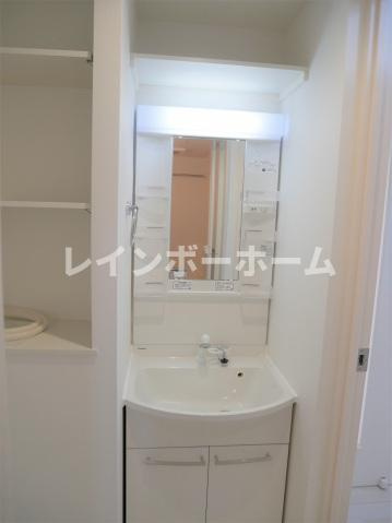 CB川越イニシオの独立洗面台|同物件別号室参考写真です。