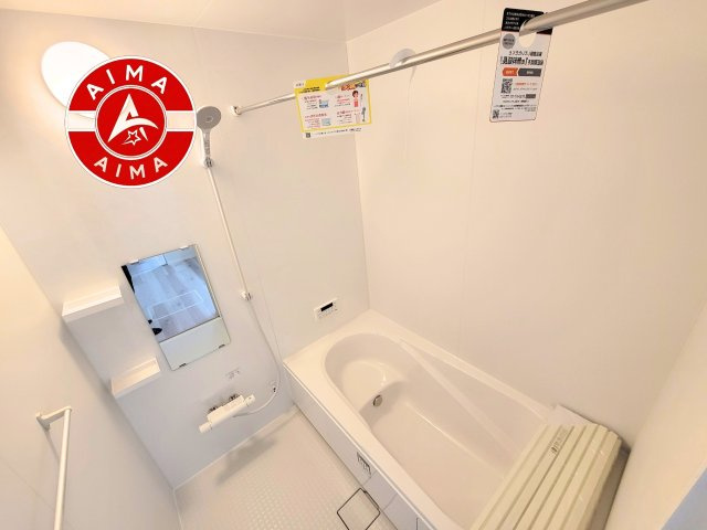 福津市西福間2丁目第1-2棟（2号棟）の内観：施工例|1日の疲れを癒してくれる広々バスルーム。雨の日のお洗濯にも大活躍な浴室乾燥機付です！
