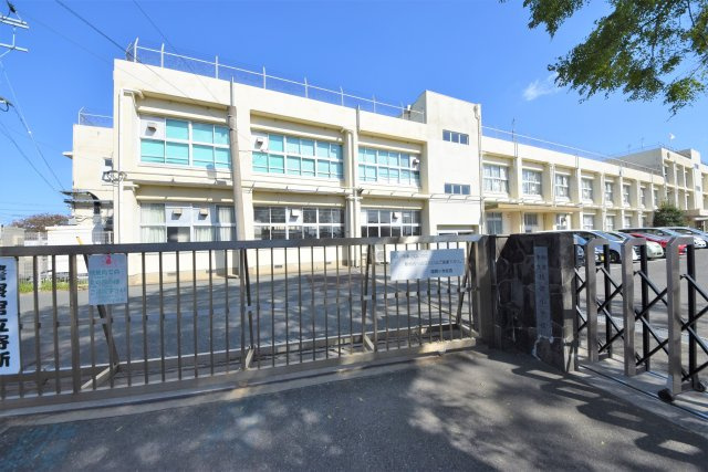 福津市西福間2丁目第1-2棟（2号棟）の周辺|福間小学校