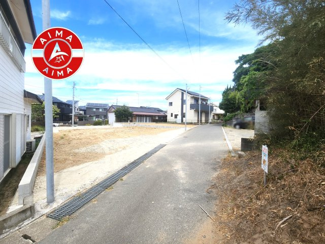 福津市西福間2丁目第1-2棟（2号棟）の前面道路含む現地写真|見学の時間などお気軽にお問い合わせ下さい。