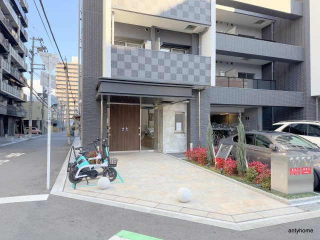 ファステート難波デラックス　仲介手数料無料のエントランス