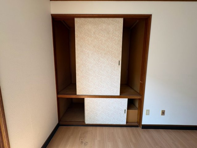 川北町8-32貸家の収納