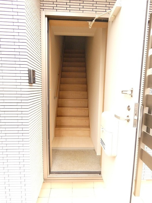 ソレイユ大崎のエントランス|建物の内部です