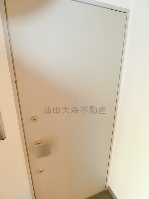 リバーレ蒲田仲六郷の玄関