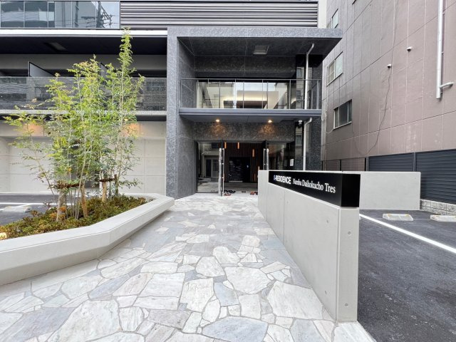 S-RESIDENCE難波大国町Tresのエントランス