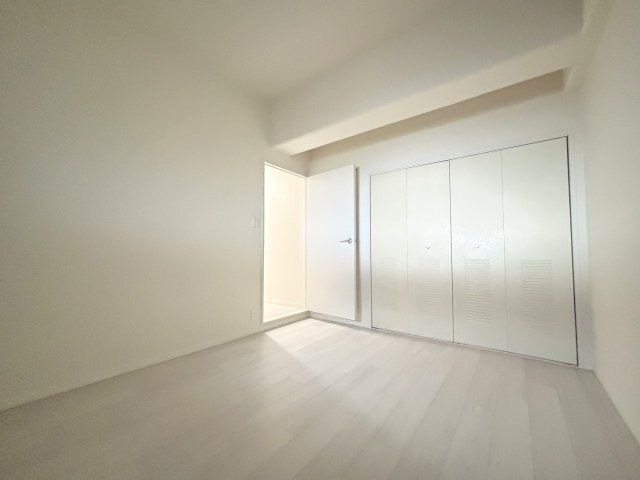 マインズ・コム神崎川の洋室