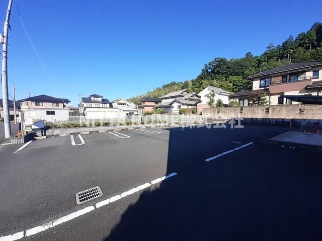 ブライトンコートの駐車場|敷地内に駐車場も完備(^O^)