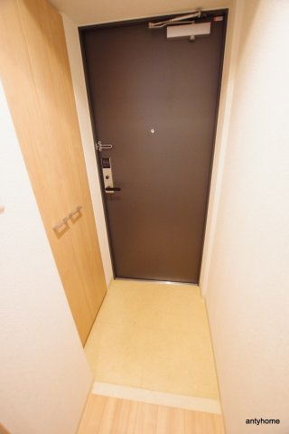 エスリード天神橋筋六丁目　仲介手数料無料の玄関