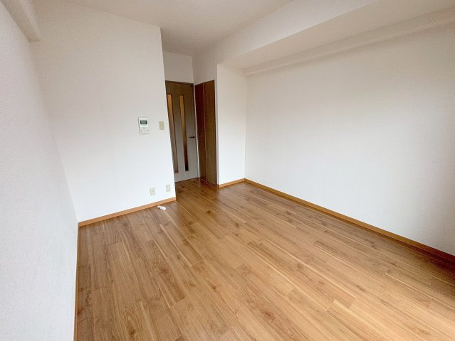 コスモプラザ新大阪の洋室