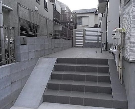 【エントランス】 | ルミエール沼袋