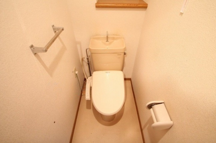 アーバンライフ月島駅前ウエストのトイレ|コンパクトで使いやすいトイレです