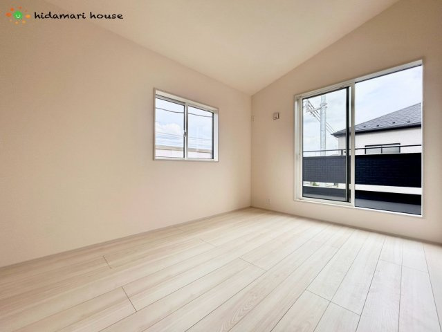 蓮田市関山3丁目　新築戸建　ブルーミング01の洋室|２階洋室：6帖