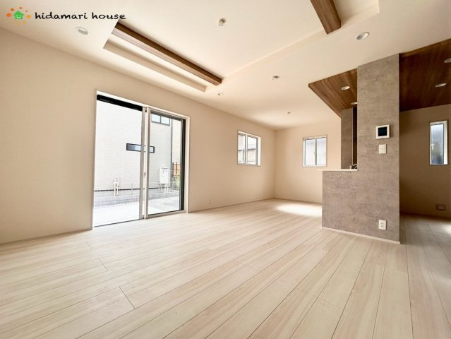 蓮田市関山3丁目　新築戸建　ブルーミング01の居間・リビング|LDK：17帖