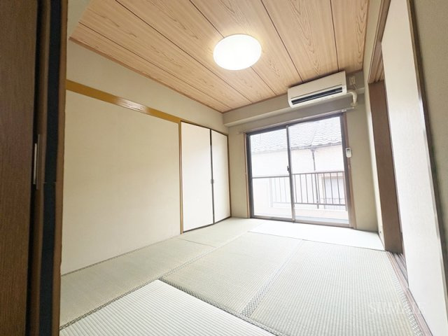 メゾンドラモーヌのエントランス|すっきりとしたエントランス！