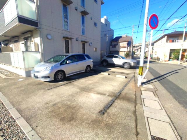 プランドール華陽の駐車場