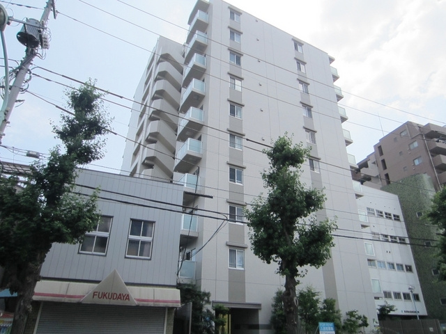 プルス上十条の外観|白いタイル貼で綺麗な外観ですよ。