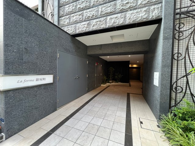 ラ フォルム鎗屋町のエントランス