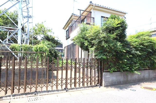 勝田台２丁目　中古戸建の前面道路含む現地写真|北東側約4.7m公道面