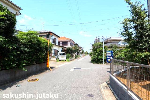 勝田台２丁目　中古戸建の前面道路含む現地写真|北東側約4.7m公道面