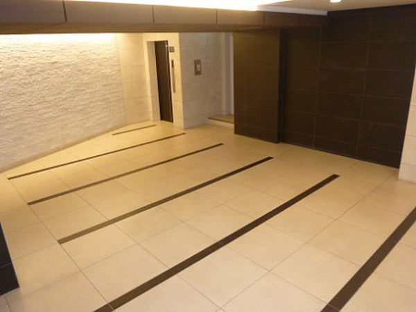 アイルトウキョウムコウジマサンバンカンのロビー