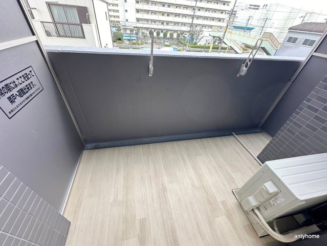 プレサンス塚本ミッドネクスト 仲介手数料無料のバルコニー
