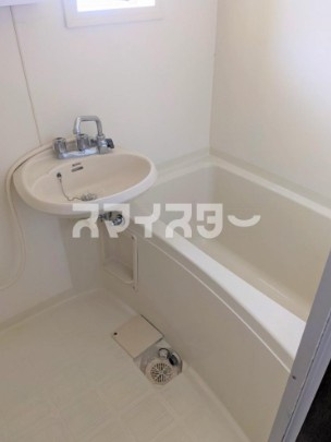 八王子市美山町のアパートの浴室
