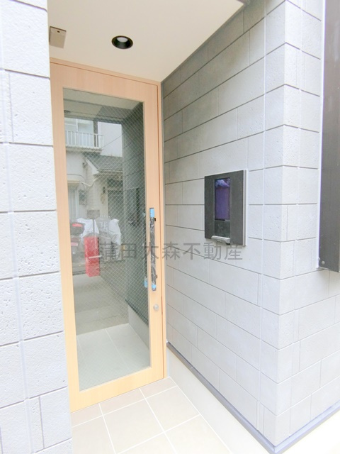 Lilas Terrace西糀谷(リラ　テラス西糀谷のエントランス|TVモニター付オートロック