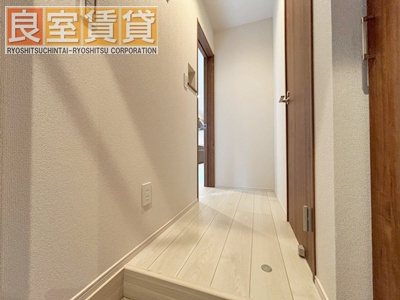 【玄関】 | REGALEST鶴舞 | ※同仕様の類似写真を使用。