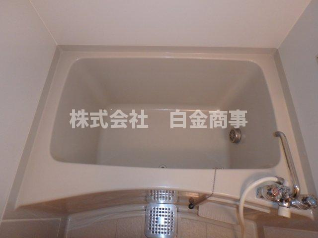 グランディール坂戸三光の浴室