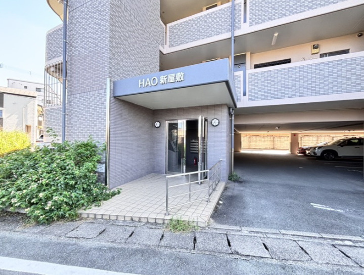 熊本市中央区新屋敷２丁目の賃貸マンションのエントランス|ゆとりのあるエントランスです