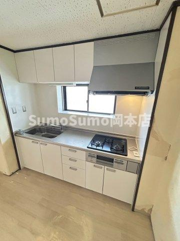 芦屋市宮塚町のアパートのキッチン|キッチンでお料理をお楽しみください