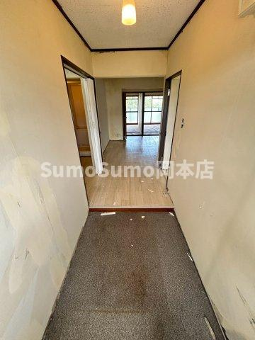 芦屋市宮塚町のアパートの玄関|シンプルで使いやすい玄関です