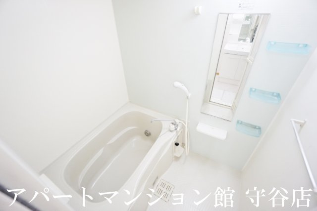 ヴェルサン・カメリアⅡの浴室