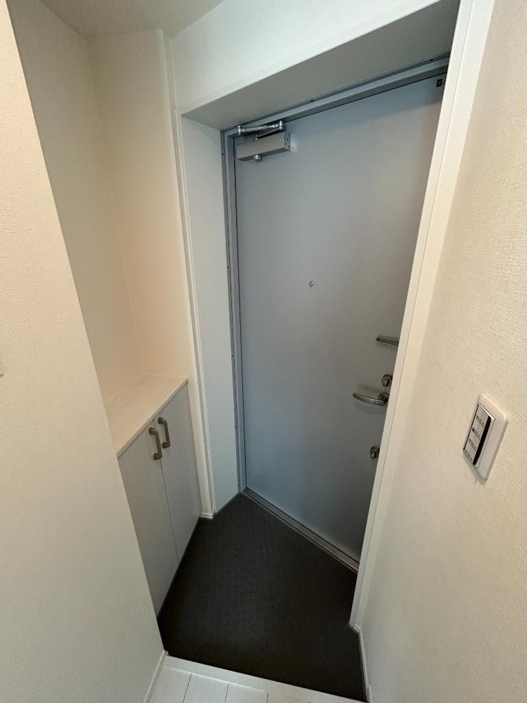 with下高井戸の玄関