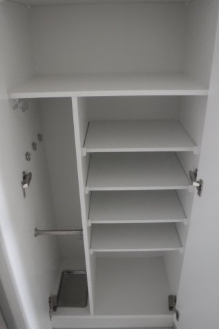 レアライズ新丸子の玄関