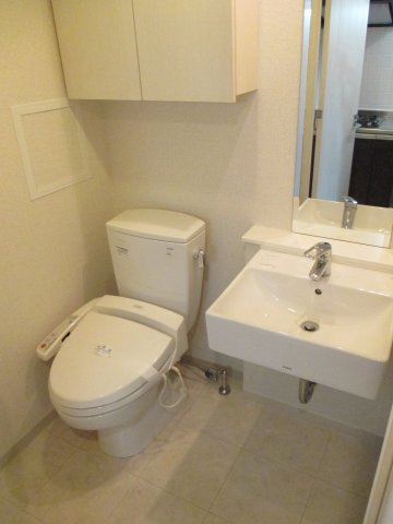 プレール・ドゥーク新大久保のトイレ|ゆったりとした空間のトイレです