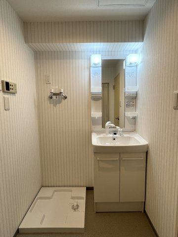 コーポ松原の洗面所|コンパクトで使いやすい洗面所